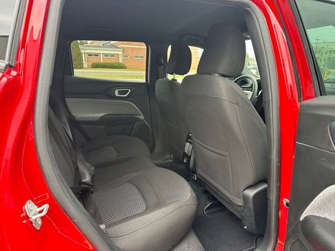 Used 2023 Jeep Compass Sport image 14