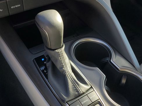 Certified 2022 Toyota Camry SE image 30