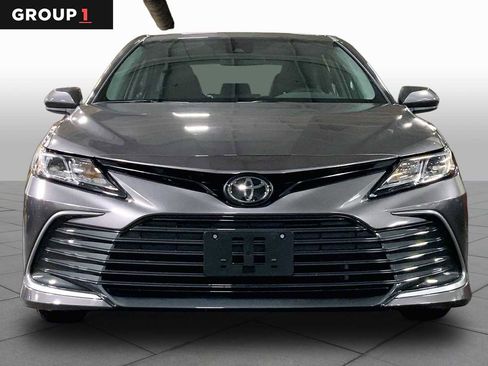 Used 2023 Toyota Camry LE image 4