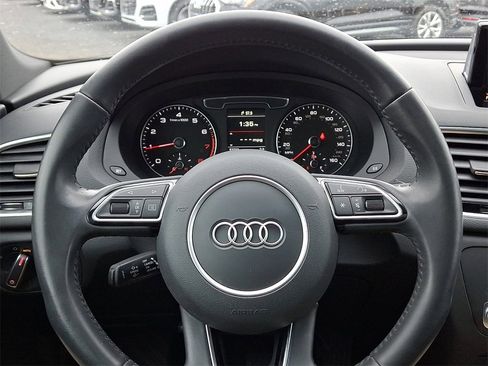 Used 2018 Audi Q3 2.0T Premium Plus w/ Premium Plus Package image 23