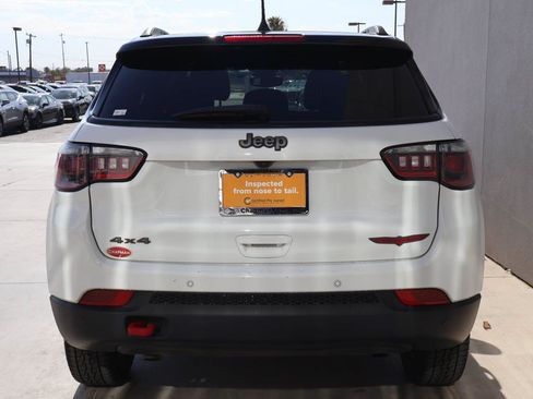 Used 2025 Jeep Compass Trailhawk AWD/4WD image 4