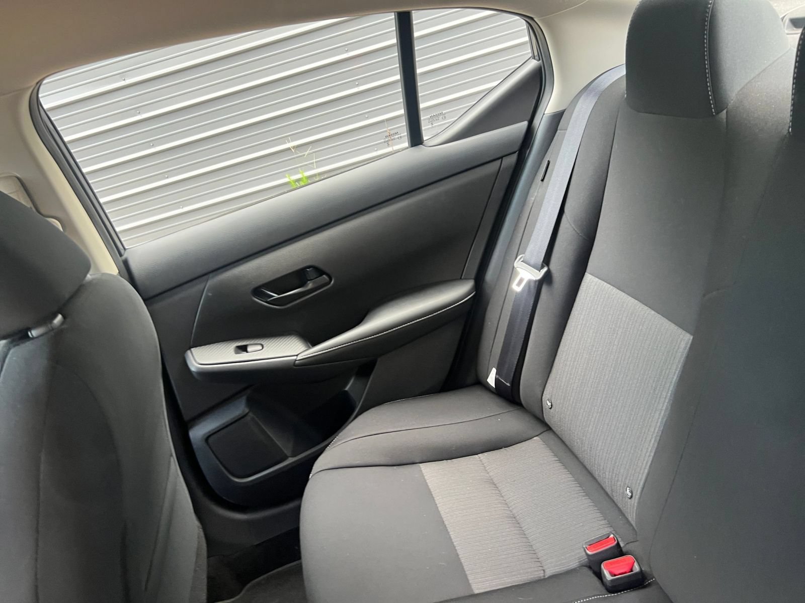 Used 2025 Nissan Sentra SV FWD image 33