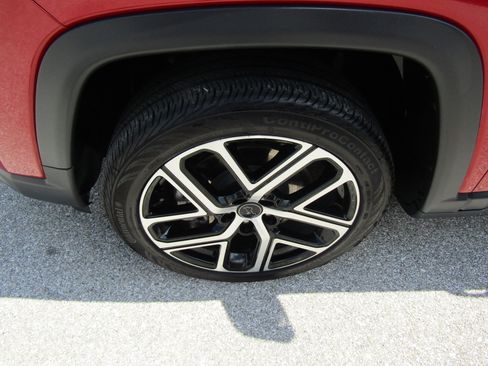 Used 2025 Jeep Compass Limited AWD/4WD image 9