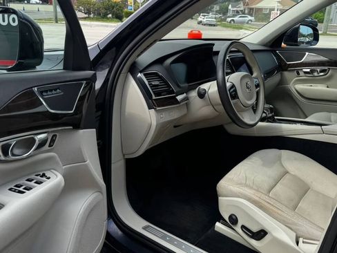 Used 2016 Volvo XC90 T6 Momentum w/ Momentum Plus Package AWD/4WD image 8