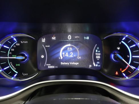 Used 2022 Chrysler Pacifica Limited w/ Uconnect Theater Family Group FWD image 8