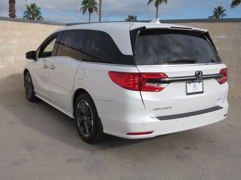 Used 2023 Honda Odyssey Elite image 6