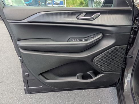 New 2025 Jeep Grand Cherokee Laredo X w/ Luxury Tech Group I image 13