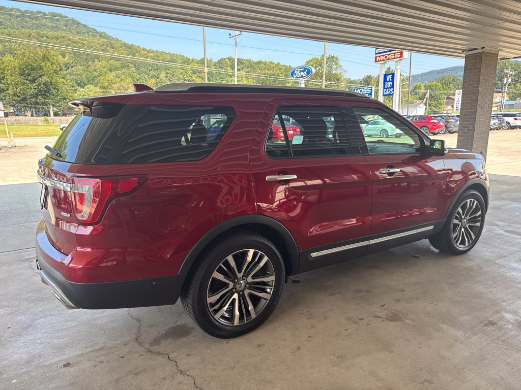 Used 2017 Ford Explorer Platinum AWD/4WD image 4
