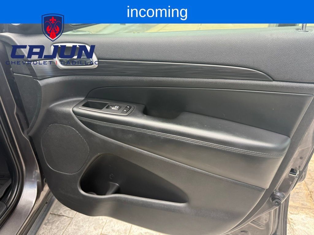 Used 2020 Jeep Grand Cherokee Laredo w/ Laredo X Package RWD image 19