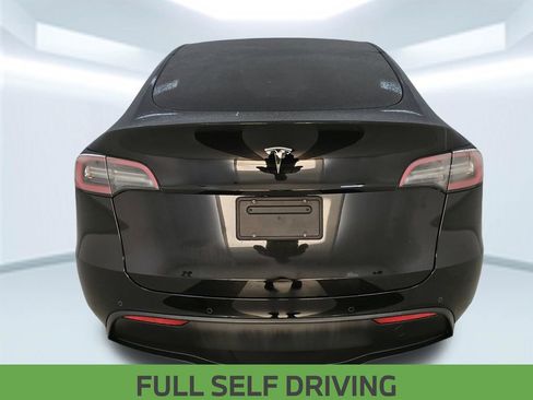Used 2021 Tesla Model Y Long Range AWD/4WD image 18