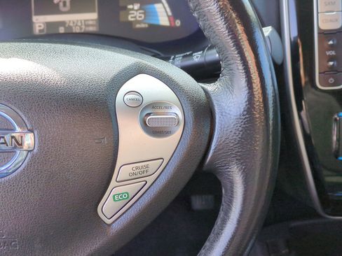 Used 2016 Nissan Leaf SV image 20