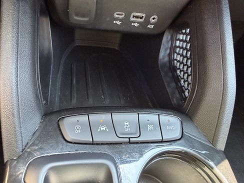 Used 2021 Chevrolet TrailBlazer LT w/ Convenience Package AWD/4WD image 21