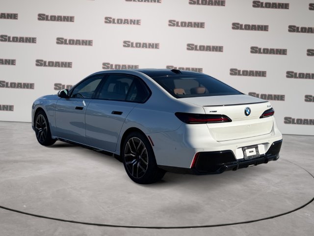 Certified 2026 BMW 750e xDrive AWD/4WD image 3