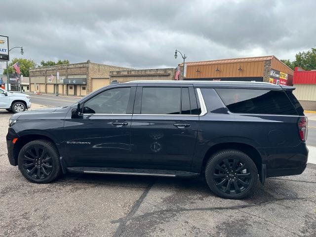Used 2023 Chevrolet Suburban LT w/ Luxury Package AWD/4WD image 8