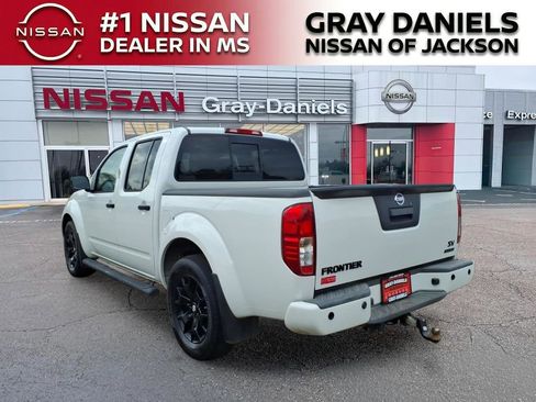Used 2018 Nissan Frontier SV w/ Value Truck Package image 5