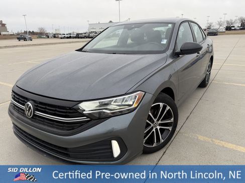 Used 2024 Volkswagen Jetta Sport image 1