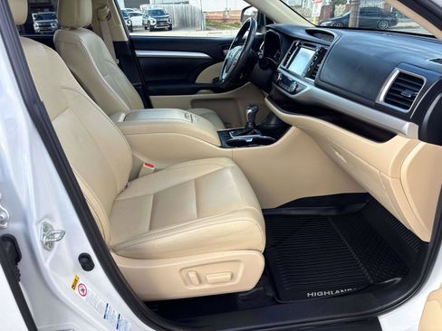 Used 2019 Toyota Highlander XLE image 21