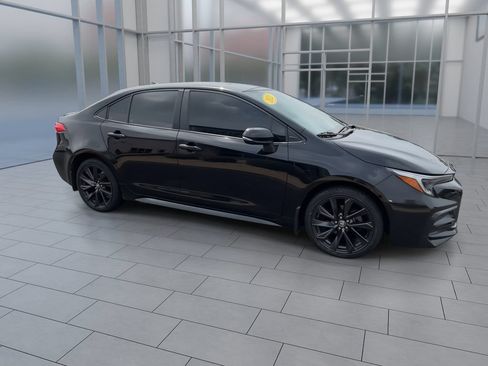 Used 2023 Toyota Corolla SE FWD image 9