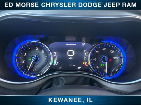 New 2026 Chrysler Pacifica Pinnacle image 32