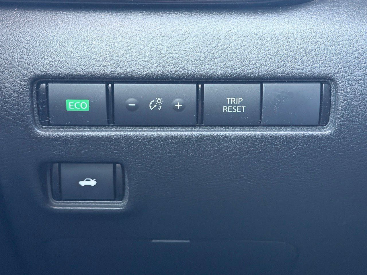Certified 2024 Nissan Sentra SV FWD image 12