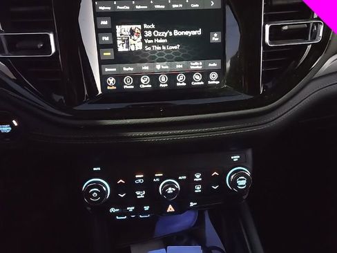 Used 2021 Dodge Durango SXT w/ 3rd Row Seating Group image 8