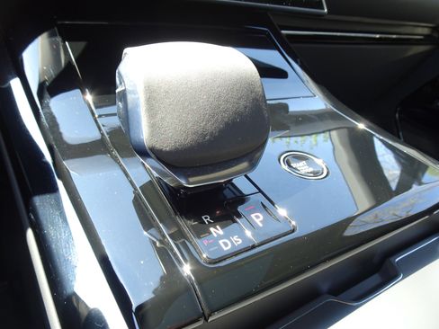 Certified 2024 Land Rover Range Rover Sport Dynamic SE image 30