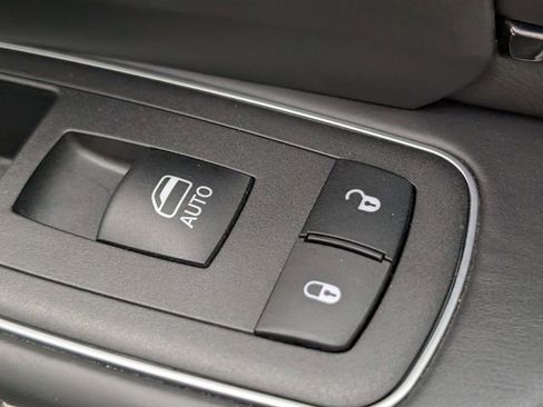 Used 2024 RAM 2500 Limited AWD/4WD image 35