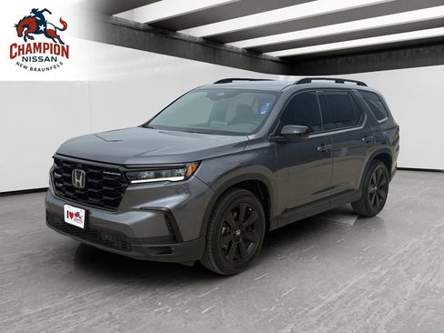 Used 2025 Honda Pilot Black Edition image 1