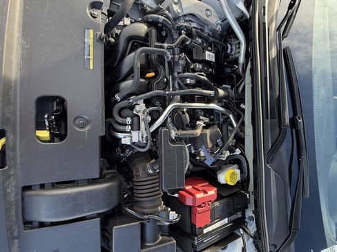 Used 2025 Nissan Sentra SR FWD image 21