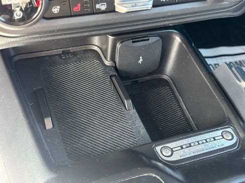 Used 2025 Ford Bronco Badlands AWD/4WD image 44