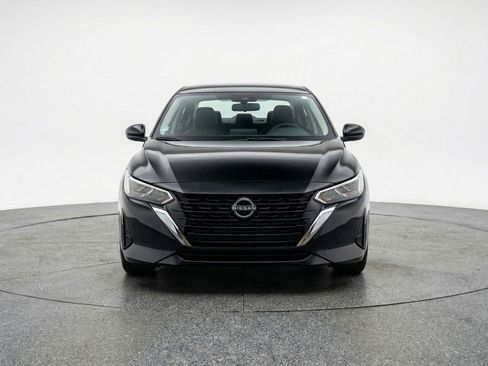 Used 2025 Nissan Sentra SV FWD image 2