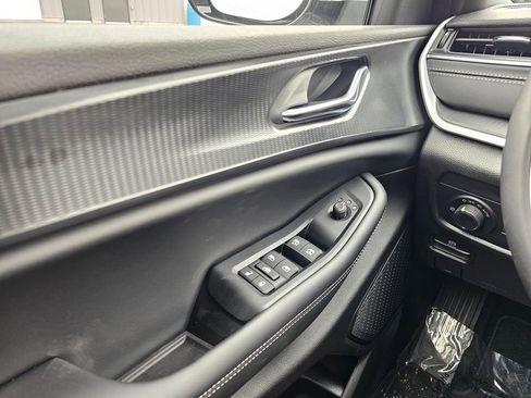 New 2025 Jeep Grand Cherokee L Altitude image 28