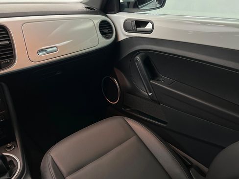 Used 2014 Volkswagen Beetle 1.8T image 10