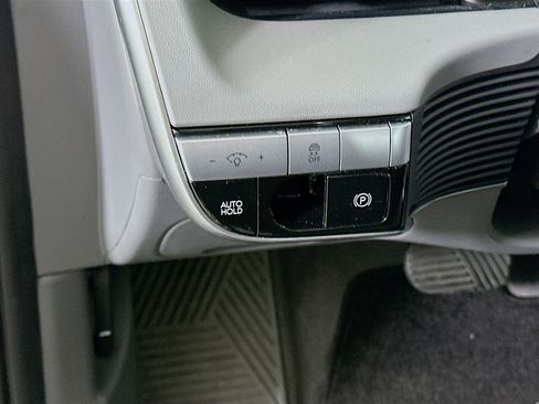 Used 2024 Hyundai Ioniq 5 SE RWD image 17