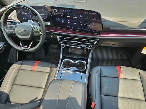 New 2025 Chevrolet Traverse RS w/ LPO, Floor Liner Package image 36