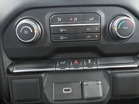 Used 2020 Chevrolet Silverado 1500 Custom w/ Custom Value Package image 27