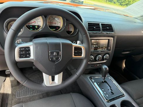 Used 2014 Dodge Challenger R/T w/ Blacktop Package RWD image 21