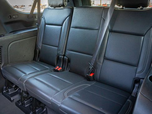 Used 2024 GMC Yukon XL SLT AWD/4WD image 27