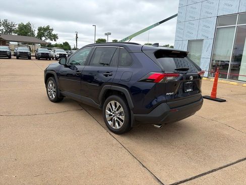 Used 2023 Toyota RAV4 XLE Premium FWD image 3