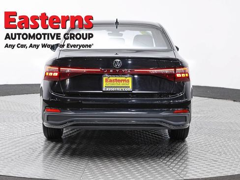 Used 2025 Volkswagen Jetta Sport FWD image 6