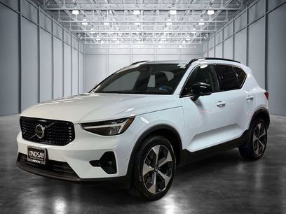 Used 2025 Volvo XC40 B5 Plus