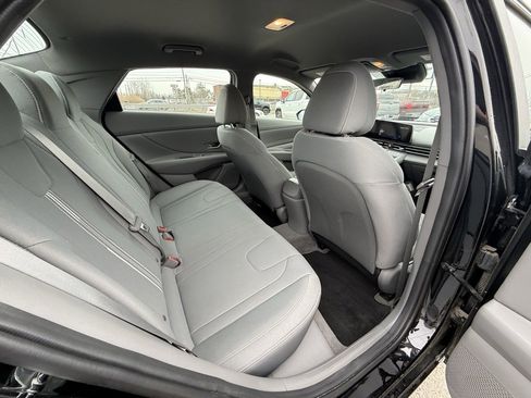 Used 2023 Hyundai Elantra SEL w/ Convenience Package image 13