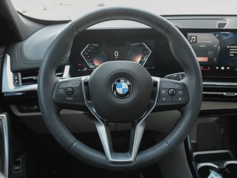 Used 2025 BMW X1 xDrive28i w/ Convenience Package AWD/4WD image 15