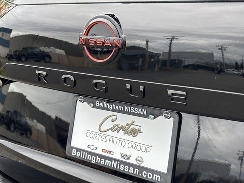New 2026 Nissan Rogue SV AWD/4WD image 10