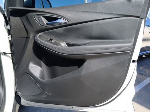 Used 2022 Buick Encore GX Select image 16