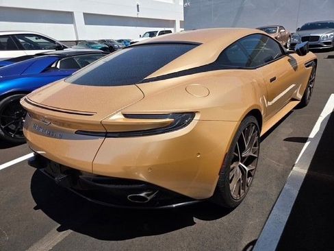 Used 2025 Aston Martin DB12 Coupe RWD image 4