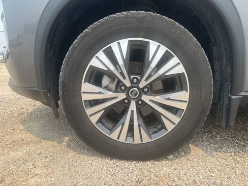 Used 2021 Nissan Rogue SV w/ Premium Package AWD/4WD image 14