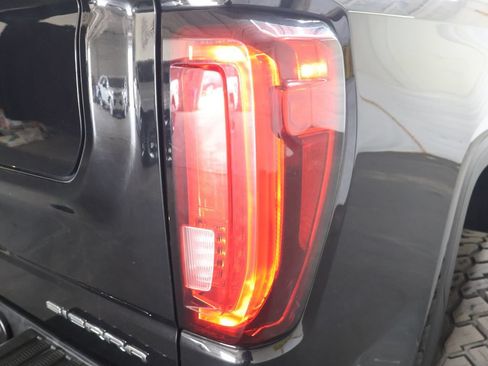 Used 2022 GMC Sierra 1500 Denali w/ Denali Premium Package AWD/4WD image 31