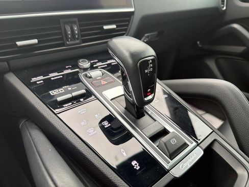 Used 2022 Porsche Cayenne S Platinum image 23