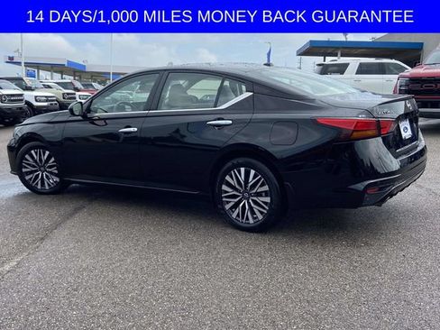 Used 2024 Nissan Altima 2.5 SV w/ SV Premium Package FWD image 4